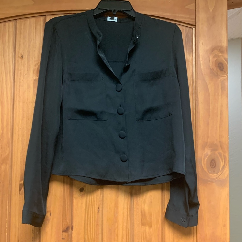 Black, cropped blouse